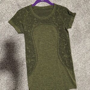 lululemon athletica Forest Green Short Sleeve Tee